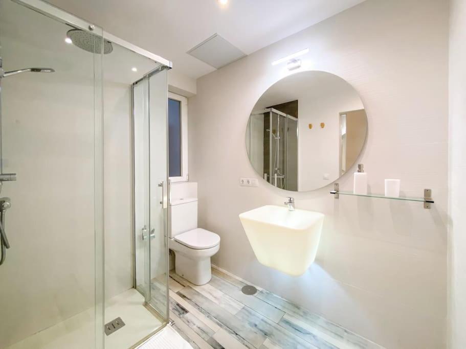 New Lavapies Spacious Flat, 2 Bedrooms And 2 Balconies Madrid Kültér fotó