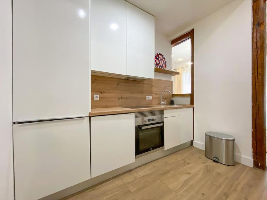 New Lavapies Spacious Flat, 2 Bedrooms And 2 Balconies Madrid Kültér fotó
